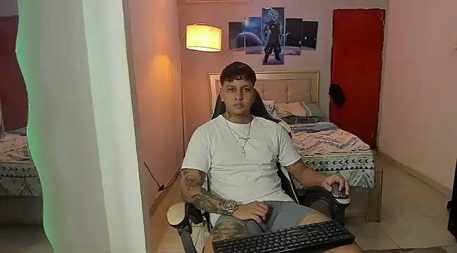 Snapshot of Jake_simons chatting on 01/05/25, 02:17 Jake simons online show from 01/05/25, 02:17