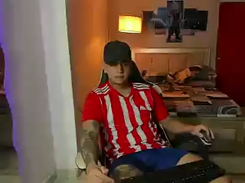 Snapshot of Jake_simons chatting on 02/15/25, 10:10 Jake simons online show from 02/15/25, 10:10