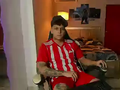 Snapshot of Jake_simons chatting on 02/21/25, 01:22 Jake simons online show from 02/21/25, 01:22