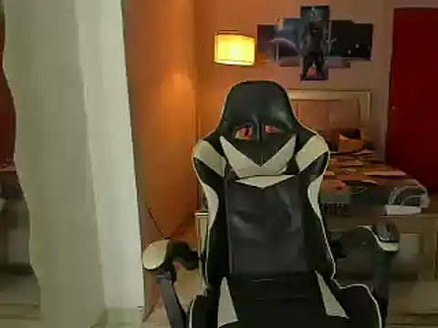 Snapshot of Jake_simons chatting on 02/22/25, 04:18 Jake simons online show from 02/22/25, 04:18