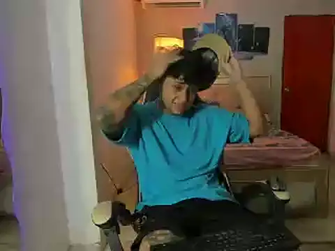 Snapshot of Jake_simons chatting on 03/11/25, 01:16 Jake simons online show from 03/11/25, 01:16