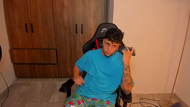 Snapshot of Jake_simons chatting on 09/13/25, 01:05 Jake simons online show from 09/13/25, 01:05