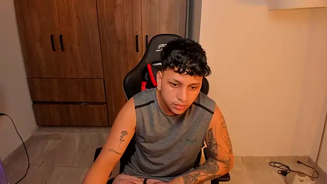 Snapshot of Jake_simons chatting on 10/01/25, 03:01 Jake simons online show from 10/01/25, 03:01