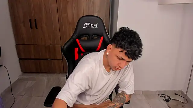 Snapshot of Jake_simons chatting on 10/03/25, 11:18 Jake simons online show from 10/03/25, 11:18