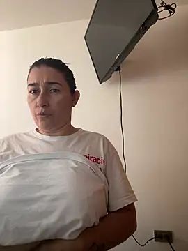 andreaisis2 online show from 04/08/26, 05:46