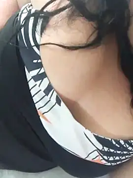 Snapshot of Susylu1 chatting on 02/18/26, 07:43 Susylu1 online show from 02/18/26, 07:43