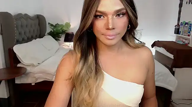 liaa lurrecams online show from 01/06/25, 11:07