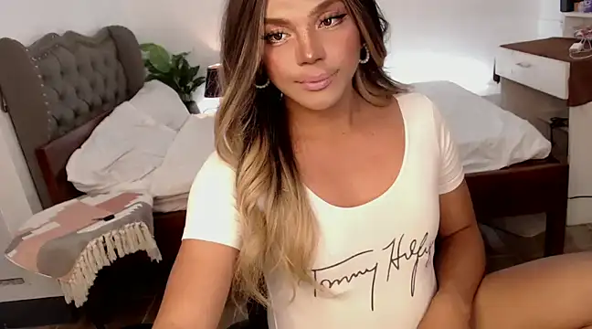 liaa lurrecams online show from 01/24/25, 12:41