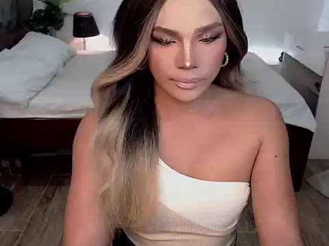 liaa lurrecams online show from 11/06/25, 11:22