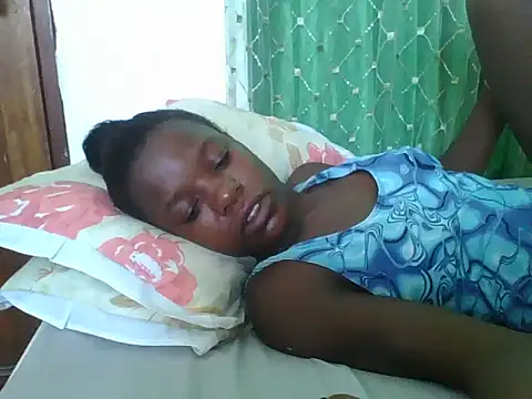 sweetchic  online show from 12/21/25, 07:48