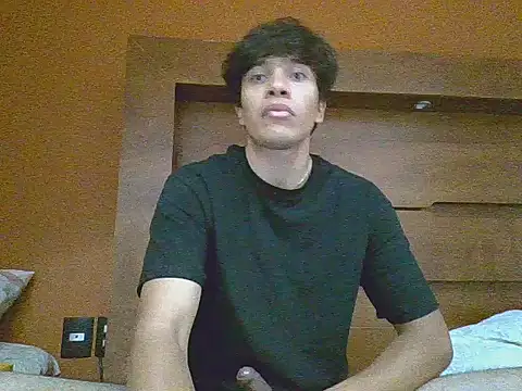 Snapshot of Eddy_177 chatting on 09/30/25, 06:40 Eddy 177 online show from 09/30/25, 06:40