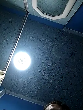 Wero4200 online show from 10/22/25, 08:52