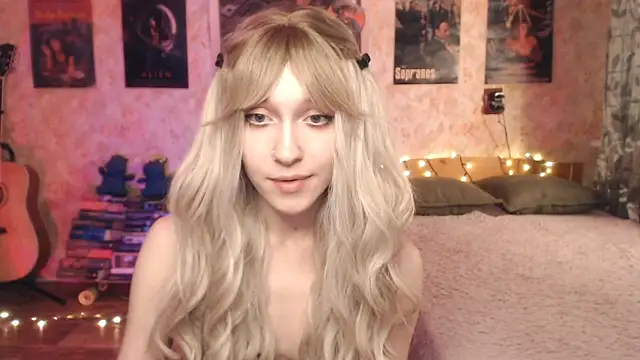 Friendly Ellie online show from 01/10/25, 03:29