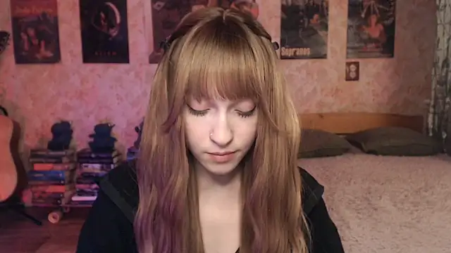 Friendly Ellie online show from 04/15/26, 12:23