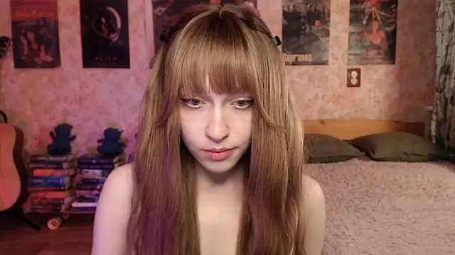 Snapshot of Friendly_Ellie chatting on 04/26/26, 11:13 Friendly Ellie online show from 04/26/26, 11:13