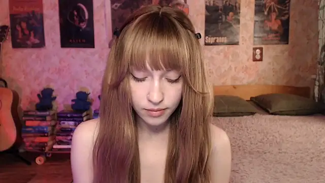 Snapshot of Friendly_Ellie chatting on 05/11/26, 11:13 Friendly Ellie online show from 05/11/26, 11:13