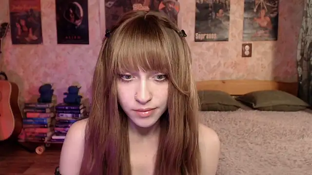 Snapshot of Friendly_Ellie chatting on 06/04/26, 11:22 Friendly Ellie online show from 06/04/26, 11:22