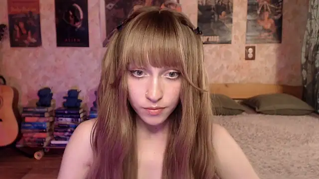 Snapshot of Friendly_Ellie chatting on 06/08/26, 12:16 Friendly Ellie online show from 06/08/26, 12:16