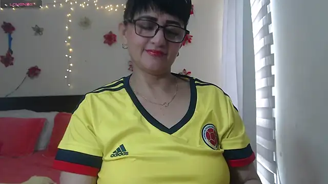 ISABEEL SOFIA01 online show from 03/20/25, 06:42