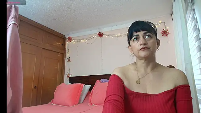 ISABEEL SOFIA01 online show from 05/22/26, 01:39