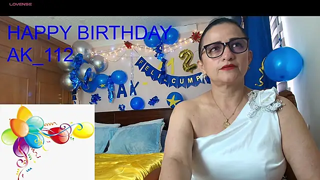 ISABEEL SOFIA01 online show from 05/23/26, 07:18