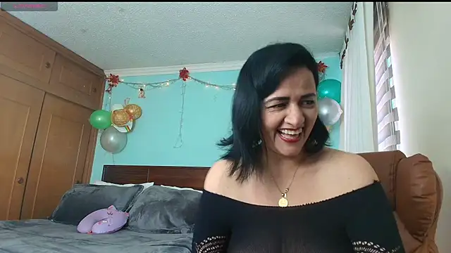 Snapshot of ISABEEL_SOFIA01 chatting on 06/11/26, 03:32 ISABEEL SOFIA01 online show from 06/11/26, 03:32
