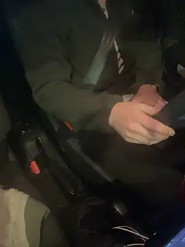 agitnizci13 online show from 12/04/25, 04:48