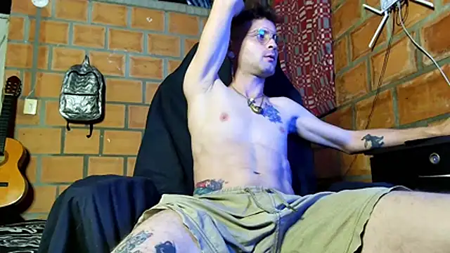 Snapshot of ChristBocellie chatting on 04/12/26, 07:02 ChristBocellie online show from 04/12/26, 07:02