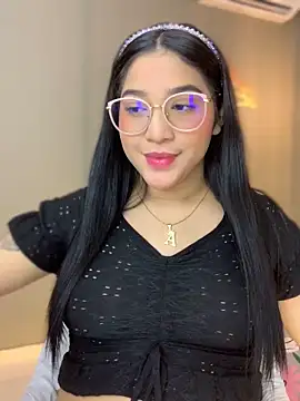 Snapshot of Amandanauty chatting on 12/14/24, 10:07 Amandanauty online show from 12/14/24, 10:07