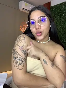 Snapshot of Amandanauty chatting on 12/20/24, 03:58 Amandanauty online show from 12/20/24, 03:58