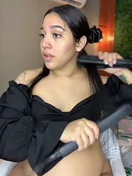 Snapshot of Amandanauty chatting on 12/31/24, 09:28 Amandanauty online show from 12/31/24, 09:28