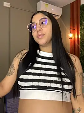 Snapshot of Amandanauty chatting on 02/23/25, 11:36 Amandanauty online show from 02/23/25, 11:36