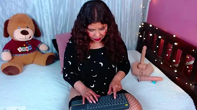 Queenamazon1 online show from 09/10/25, 11:49