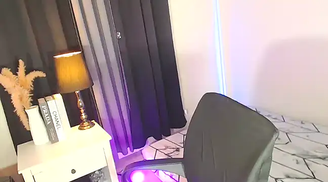 Snapshot of MajesticKitana chatting on 01/08/25, 08:38 MajesticKitana online show from 01/08/25, 08:38