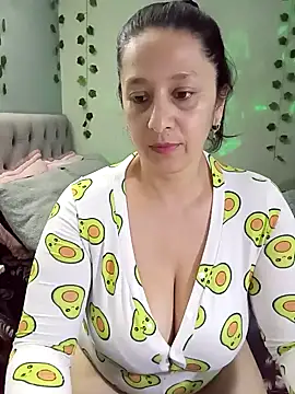 camilalatti online show from 02/02/25, 10:17