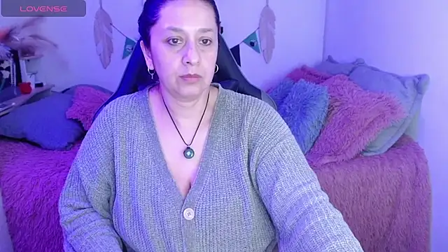 Snapshot of camilalatti chatting on 06/19/26, 12:59 camilalatti online show from 06/19/26, 12:59