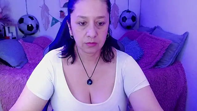 Snapshot of camilalatti chatting on 06/28/26, 08:15 camilalatti online show from 06/28/26, 08:15