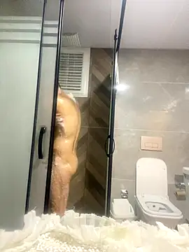 Snapshot of Emre-34 chatting on 11/08/25, 01:44 Emre-34 online show from 11/08/25, 01:44