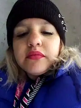 Snapshot of shaynarg chatting on 09/27/25, 02:22 shaynarg online show from 09/27/25, 02:22