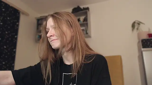 Snapshot of mollytuck chatting on 01/04/25, 02:04 mollytuck online show from 01/04/25, 02:04