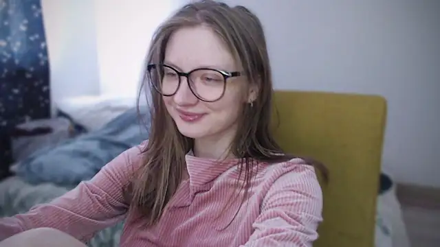 Snapshot of mollytuck chatting on 02/08/25, 09:24 mollytuck online show from 02/08/25, 09:24