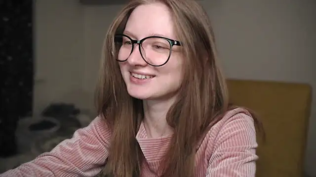 Snapshot of mollytuck chatting on 02/09/25, 01:46 mollytuck online show from 02/09/25, 01:46