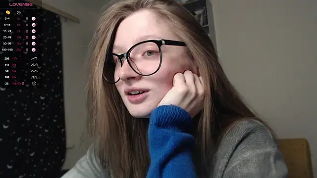 Snapshot of mollytuck chatting on 03/13/25, 04:34 mollytuck online show from 03/13/25, 04:34