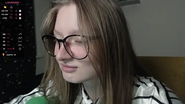 Snapshot of mollytuck chatting on 03/14/25, 02:52 mollytuck online show from 03/14/25, 02:52