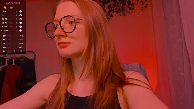 Snapshot of mollytuck chatting on 10/17/25, 03:14 mollytuck online show from 10/17/25, 03:14