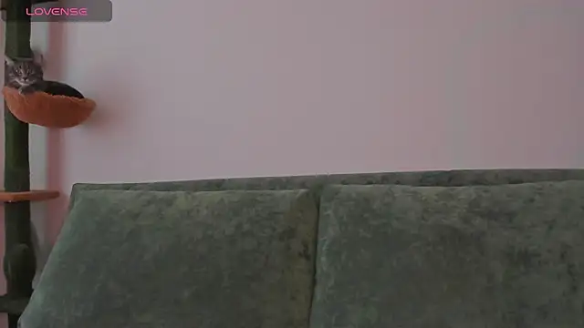 Snapshot of mollytuck chatting on 07/15/26, 02:00 mollytuck online show from 07/15/26, 02:00