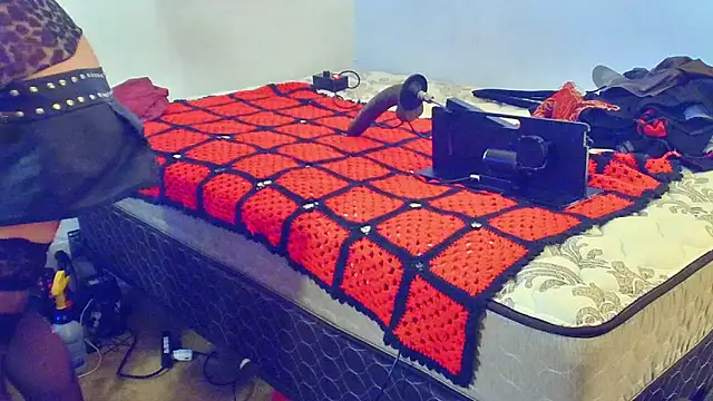 DoMeDoggyDiana online show from 10/24/25, 12:56