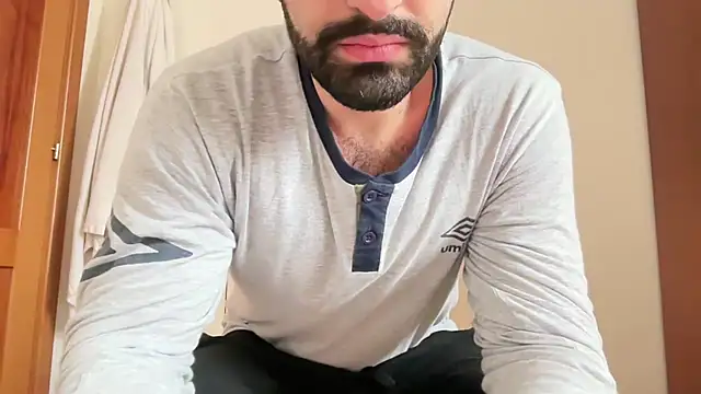 Snapshot of tuttizie chatting on 01/13/26, 09:47 tuttizie online show from 01/13/26, 09:47