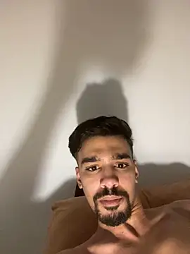 Hermanooooooo online show from 12/18/24, 01:37