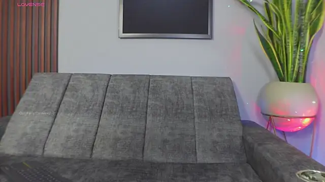 Snapshot of Catalina-sexy chatting on 02/15/25, 04:25 Catalina-sexy online show from 02/15/25, 04:25